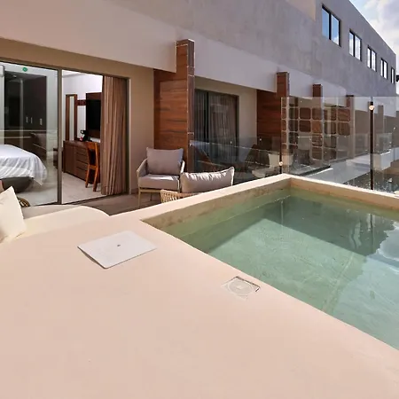 Holiday Inn Tulum By Ihg Exterior photo